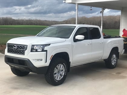 2.5 inch Lifted 2022 Nissan Frontier 4WD