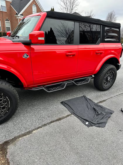 2 inch Lifted 2023 Ford Bronco 4WD