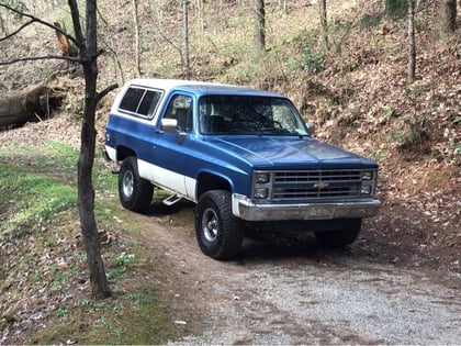 2 inch Lifted 1985 Chevy K5 Blazer 4WD