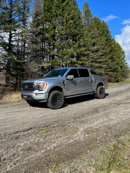 2.5 inch Lifted 2022 Ford F-150 4WD