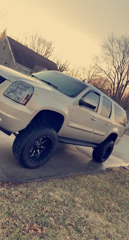 7 Inch Lifted 2008 GMC Yukon XL 1500 4WD