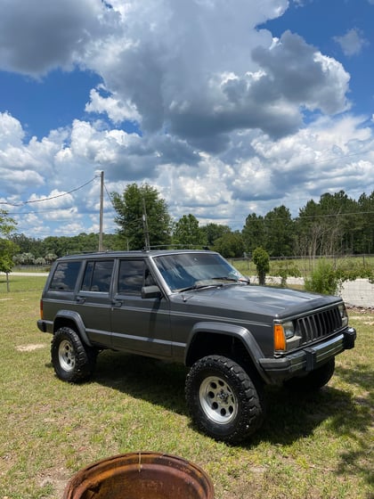 4.5 Inch Lifted 1986 Jeep Cherokee XJ 4WD