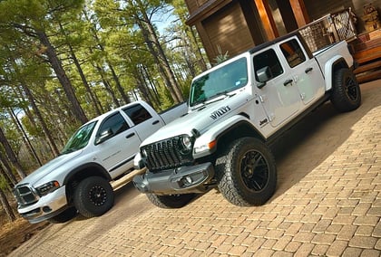 2.5 inch Lifted 2022 Jeep Gladiator JT 4WD