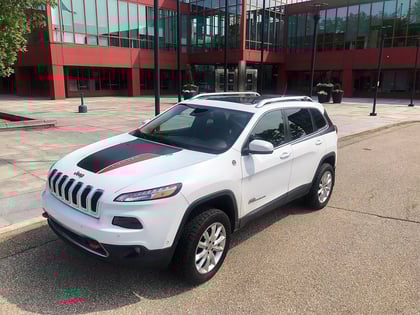 2 inch Lifted 2015 Jeep Cherokee AWD