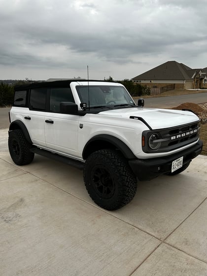2 inch Lifted 2023 Ford Bronco 4WD