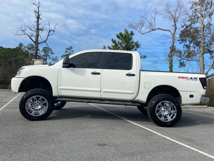 6 Inch Lifted 2008 Nissan Titan 4WD
