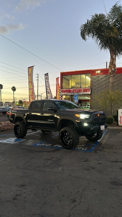 6 Inch Lifted 2022 Toyota Tacoma 4WD