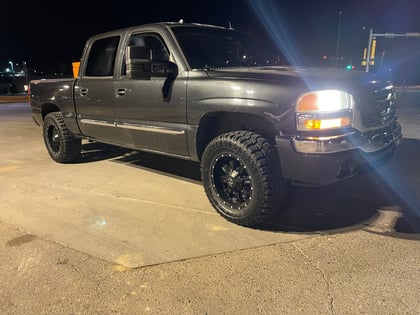 2.5 inch Lifted 2005 GMC Sierra 1500 4WD