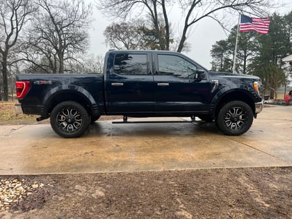 2 inch Lifted 2022 Ford F-150 4WD