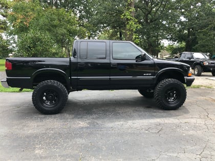 6 Inch Lifted 2002 Chevy S10 Pickup 4WD