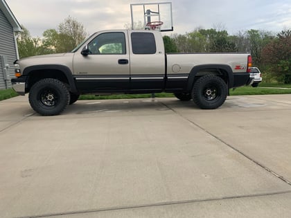 2 inch Lifted 1999 Chevy Silverado 1500 4WD