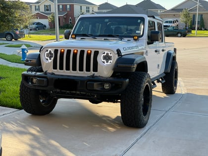 2.5 inch Lifted 2020 Jeep Gladiator JT 4WD