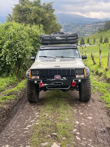 3 Inch Lifted 1988 Jeep Cherokee XJ 4WD