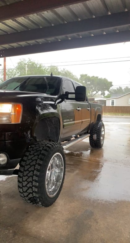 7.5 Inch Lifted 2011 GMC Sierra 2500 HD 4WD
