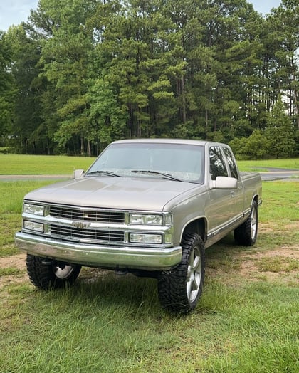 2.5 inch Lifted 1999 Chevy K1500 4WD