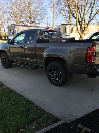 1 inch Lifted 2015 Chevy Colorado 4WD