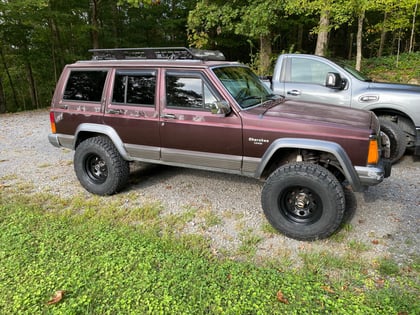 3 Inch Lifted 1991 Jeep Cherokee XJ 4WD