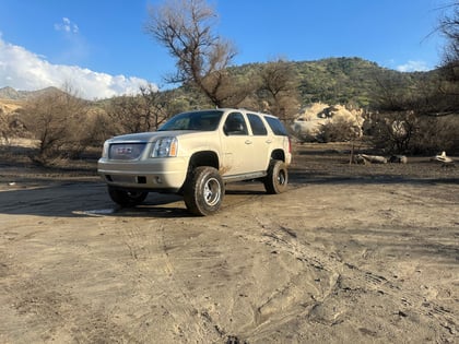 7.5 Inch Lifted 2008 GMC Yukon 4WD