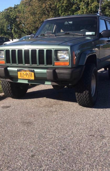 3 Inch Lifted 2000 Jeep Cherokee XJ 4WD