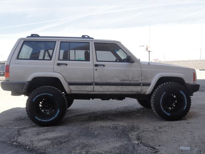 4.5 Inch Lifted 2001 Jeep Cherokee XJ 4WD