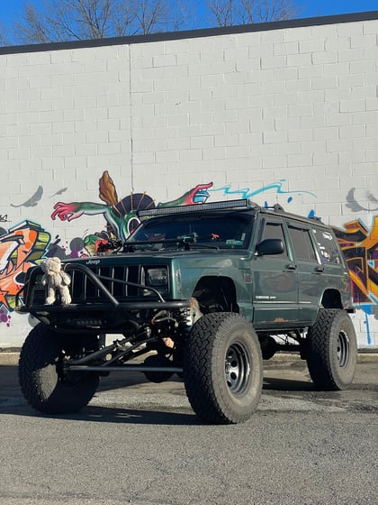 7.5 Inch Lifted 2000 Jeep Cherokee XJ 4WD