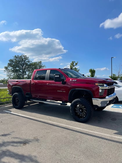 7 Inch Lifted 2022 Chevy Silverado 2500 HD 4WD
