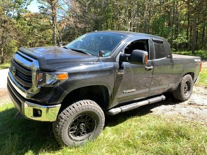 3.5 Inch Lifted 2014 Toyota Tundra 4WD