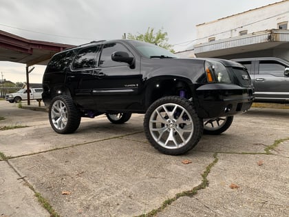 7.5 Inch Lifted 2009 GMC Yukon 2WD