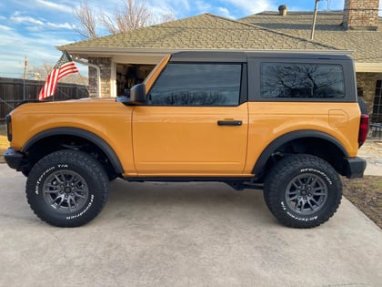 2.5 inch Lifted 2022 Ford Bronco (2 Door) 4WD
