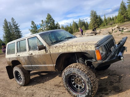 6 Inch Lifted 1989 Jeep Cherokee XJ 4WD