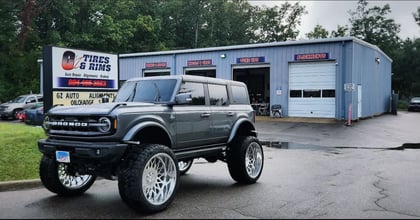 7 Inch Lifted 2023 Ford Bronco