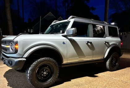 2 inch Lifted 2023 Ford Bronco 4WD