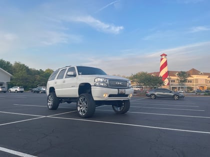 7.5 Inch Lifted 2003 GMC Yukon AWD