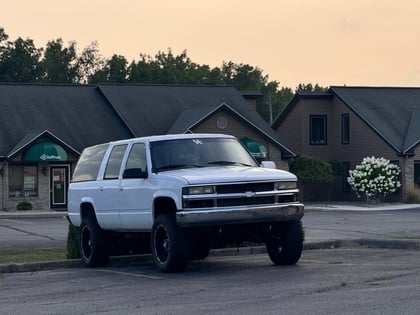 4 Inch Lifted 1993 Chevy K1500 Suburban 4WD