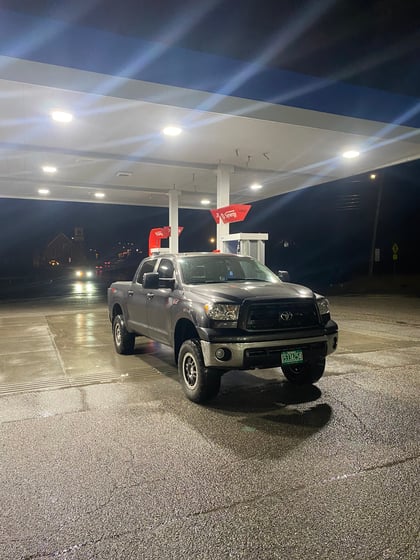 3.5 Inch Lifted 2011 Toyota Tundra 4WD
