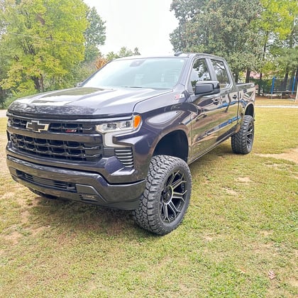 6 Inch Lifted 2022 Chevy Silverado 1500
