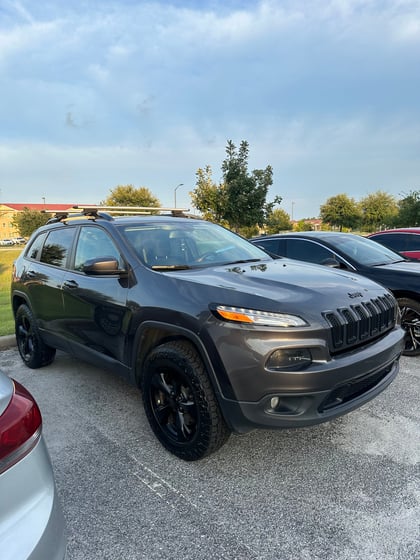 2 inch Lifted 2016 Jeep Cherokee AWD