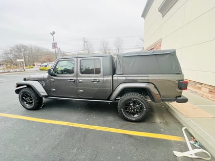 2024 Jeep Gladiator 4WD