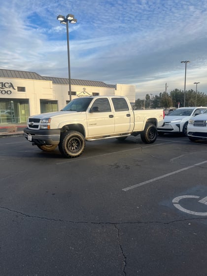 2 inch Lifted 2004 Chevy Silverado 2500 HD 4WD