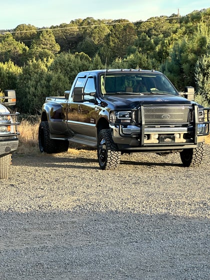 2.5 inch Lifted 2004 Ford F-350 Super Duty 4WD