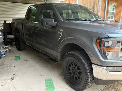 2 inch Lifted 2023 Ford F-150 4WD