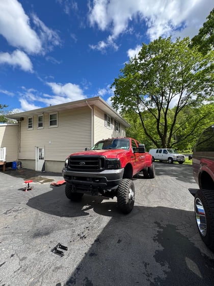 7.5 Inch Lifted 2002 Ford F-350 Super Duty 4WD