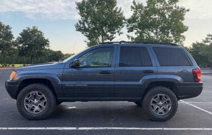 2 inch Lifted 2004 Jeep Grand Cherokee RWD