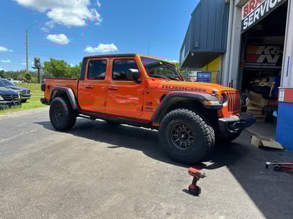 2.5 inch Lifted 2020 Jeep Gladiator Rubicon 4WD