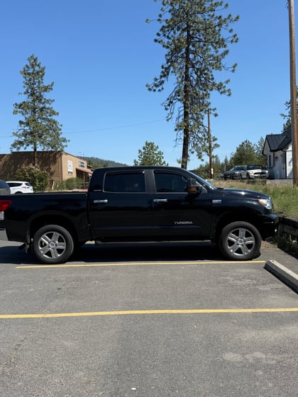 1.75 inch Lifted 2007 Toyota Tundra 4WD
