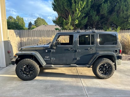 2.5 inch Lifted 2017 Jeep Wrangler Unlimited Sahara 4WD