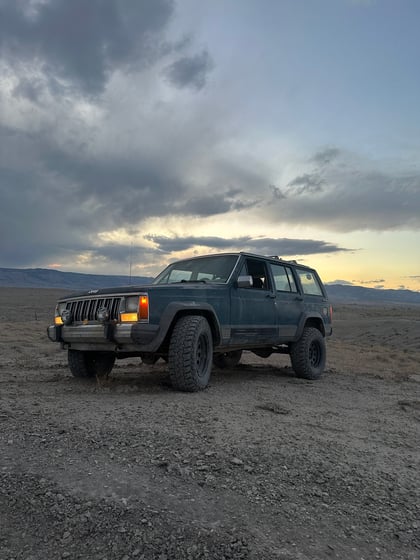 3 Inch Lifted 1990 Jeep Cherokee 4WD