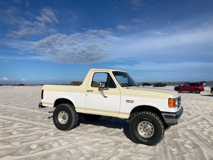 2.5 inch Lifted 1989 Ford Bronco 4WD