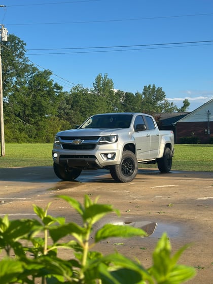 2 inch Lifted 2015 Chevy Colorado 4WD