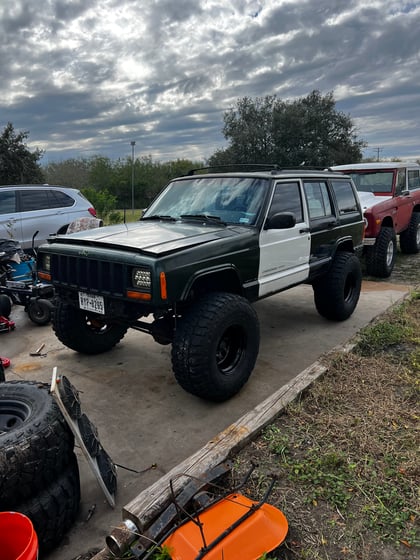 4.5 Inch Lifted 1998 Jeep Cherokee 4WD